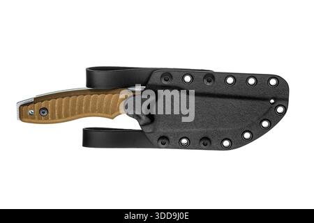 Taktisches Messer mit fester Klinge mit braunem, gewelltem Griff und schwarzer Kydex-Hülle auf weiß. Stockfoto