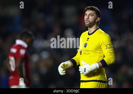 LONDON, Großbritannien - 29. Dezember 2025: Max Crocombe aus Millwall während des EFL Championship-Spiels zwischen Millwall FC und Bristol City FC in den (Credit: Craig Mercer/ Alamy Live News) Stockfoto