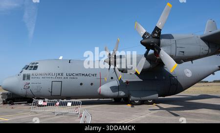 Beja, Portugal - 18. Juni 23: Royal Netherlands Air Force C-130 Hercules auf Asphalt Stockfoto
