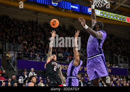 Seattle WA, USA. Dezember 2025. Utah Utes Guard Terrence Brown (2) schießt während des NCAA Basketballspiels zwischen den Utah Utes und Washington Huskies in Seattle, WA. Washington besiegte Utah 74–65. Steve Faber/CSM/Alamy Live News Stockfoto
