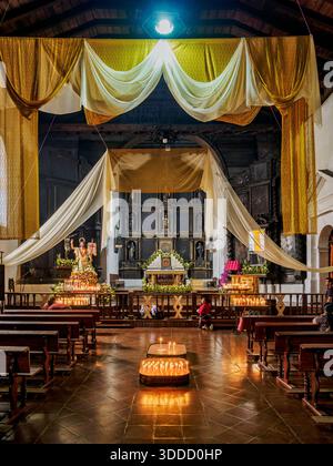 Santo Tomas Kirche, Innenraum, Chichicastenango, El Quiche Abteilung, Guatemala Stockfoto