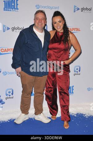 ANT Payne und Lydia Rodford beim Capital's Jingle Bell Ball mit Barclaycard, Tag 1, O2 Arena Greenwich, Peninsula Square, Samstag, den 06. Dezember Stockfoto