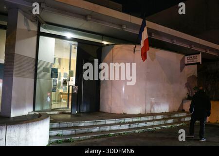 Saint Ouen, Frankreich. Dezember 2025 31. Dieses Foto vom 31. Dezember 2025 zeigt eine allgemeine Ansicht des „commissariat“ (Polizeistation) in Paris' Vorort Saint-Ouen. Foto: Alain JOCARD/Pool/ABACAPRESS.COM Credit: Abaca Press/Alamy Live News Stockfoto