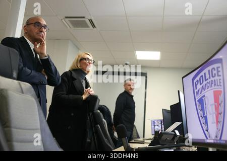 Saint Ouen, Frankreich. Dezember 2025 31. Der französische Innenminister Laurent Nunez besucht am 31. Dezember 2025 die Polizeiwache in der Pariser Vorstadt Saint-Ouen-sur-seine. Foto: Alain JOCARD/Pool/ABACAPRESS.COM Credit: Abaca Press/Alamy Live News Stockfoto