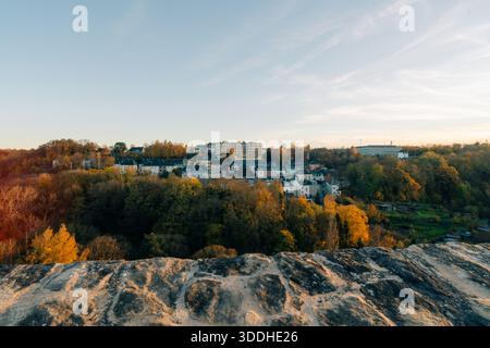 Die Passerelle, auch bekannt als das Luxemburger Viadukt, ist ein Viadukt in Luxemburg-Stadt im Süden Luxemburgs. Hochwertige Fotos Stockfoto