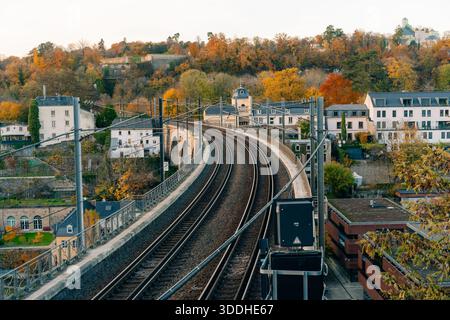 Die Passerelle, auch bekannt als das Luxemburger Viadukt, ist ein Viadukt in Luxemburg-Stadt im Süden Luxemburgs. Hochwertige Fotos Stockfoto