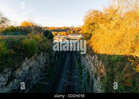 Die Passerelle, auch bekannt als das Luxemburger Viadukt, ist ein Viadukt in Luxemburg-Stadt im Süden Luxemburgs. Hochwertige Fotos Stockfoto