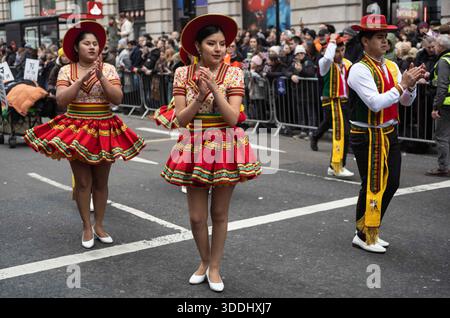 London Neujahrsparade 2026. Künstler aus Bolivien nehmen an der London New Year Day Parade 2026 teil, die im Zentrum von London stattfindet, beginnend am Piccadilly bis zum West End in Westminster. Januar 2026, London, England, Vereinigtes Königreich Credit: Jeff Gilbert/Alamy Live News Stockfoto