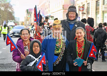 London, England, 1. Januar 2026: Tausende nehmen an der London New Year Parade 2026 teil, um in England zum 40. Jahrestag zu feiern. Foto von 李世惠/See Li/Picture Capital) Stockfoto