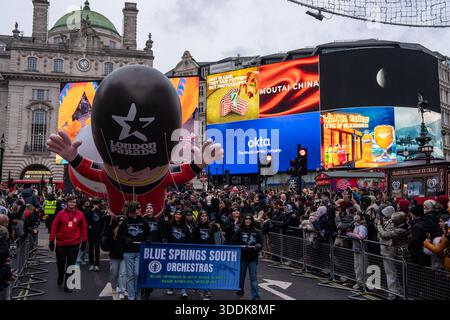 Ein großer Ballon bei der London New Years Parade 2026 am 1. Januar 2026 in London, Großbritannien. Heute ist der erste Tag des Jahres 2026 und in London findet die jährliche London Parade statt, um das neue Jahr zu feiern. (Foto von Vernon Yuen/Nexpher Images) Stockfoto