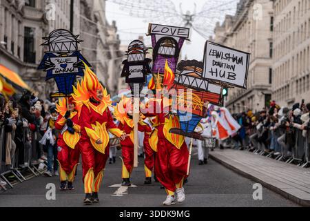 Darsteller bei der London New Years Parade 2026 am 1. Januar 2026 in London, Großbritannien. Heute ist der erste Tag des Jahres 2026 und in London findet die jährliche London Parade statt, um das neue Jahr zu feiern. (Foto von Vernon Yuen/Nexpher Images) Stockfoto