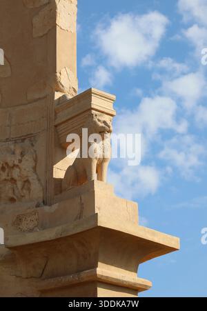 Das Mausoleum von Bes am UNESCO-Weltkulturerbe Sabratha in Libyen Stockfoto