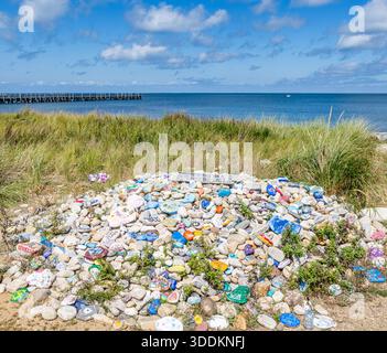 Kleine Steine mit Tribut an Menschen und Tiere in der Vergangenheit im edward V ecker County Park Stockfoto