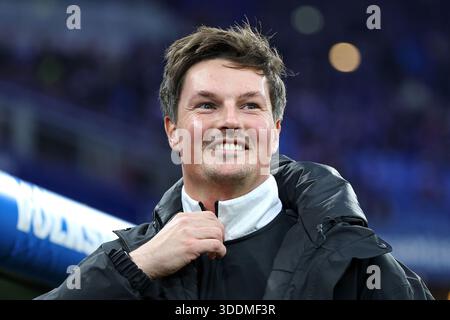 Merlin Polzin, der HSV Trainer beim Spiel -Hamburger SV - Borussia Dortmund- am 08.11.2025 im Volksparkstadion in Hamburg Stockfoto