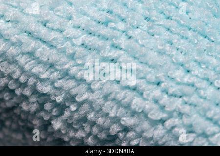 Blaues Mikrofasergewebe mit weicher Textur zur Reinigung des Hintergrunds Stockfoto