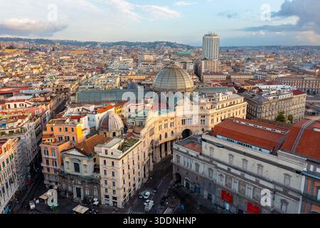 Luftaufnahme der Galleria Umberto in Neapel Italien Stockfoto