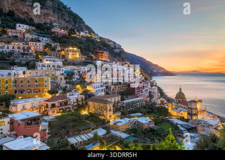 Positano, Italien entlang der Amalfiküste Stockfoto