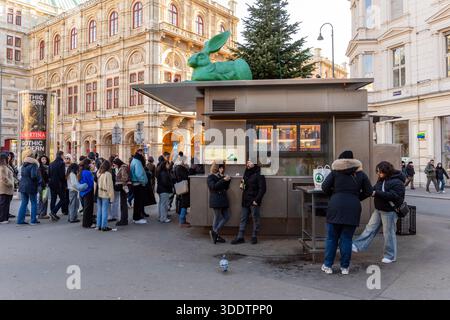 Bitzinger Würstelstand Hot Dog Stand, Albertina, Wien, Österreich. Stockfoto