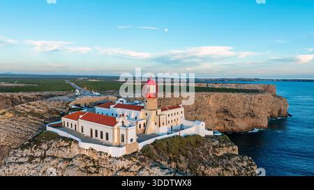 Aus der Luft vom Leuchtturm Cabo Vicente in der Nähe von Sagres in Portugal Europa Stockfoto