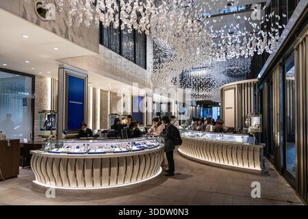 Schmucktheke in Mitsukoshi Isetan, Ginza, Tokio, Japan Stockfoto