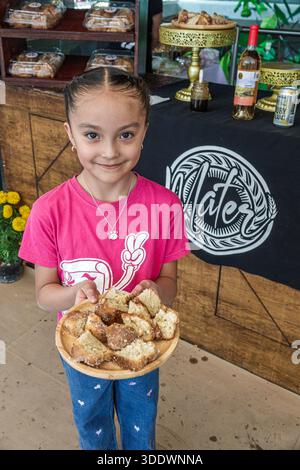 Mexiko Stadt Mexiko, Museo Kaluz Kunstmuseum, Pan de Muerto Festival, Dia de Muertos, Tag der Toten, Mädchen Kind weiblich, Spanisch Spanisch Spanisch mexikanisch, lächelnd Stockfoto