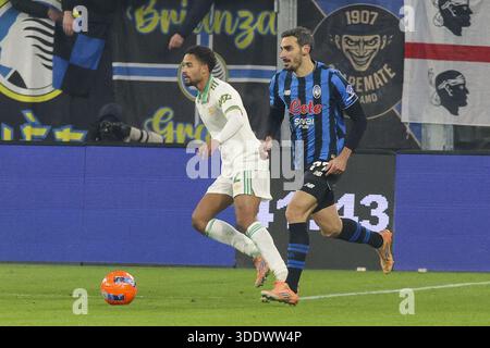 Bergamo, Italien. Januar 2026. Davide Zappacosta von Atalanta BC. Spielen Sie den Ball beim Spiel Atalanta BC vs AS Roma, 18° Serie A Enilive 2025-26 in der New Balance Arena in Bergamo (BG), Italien, am 03. Januar 2026. Quelle: Unabhängige Fotoagentur/Alamy Live News Stockfoto