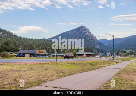 Colorado, 3. JUL 2025 - Tagesansicht einiger ländlicher Straßen des Estes Park Stockfoto