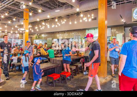 Colorado, 5. Juli 2025 – Innenansicht des Avanti Food and Beverage Boulder Stockfoto