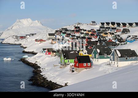 (260104) -- PEKING, 4. Januar 2026 (Xinhua) -- dieses Foto vom 20. März 2025 zeigt die Landschaft von Nuuk, Grönland, einem autonomen Gebiet Dänemarks. (Xinhua/Zhao Dingzhe) Stockfoto