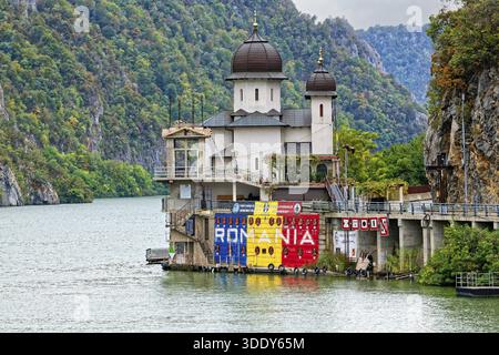 Kloster Mraconia auf der rumänischen Seite, Eiserne Tore, Donau, Serbien Stockfoto