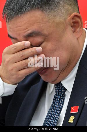 (260104) -- PEKING, 4. Januar 2025 (Xinhua) -- Liu Guoliang reagiert nach seinem Rücktritt als Präsident der chinesischen Tischtennis-Vereinigung (CTTA) in Peking am 23. April 2025. (Xinhua/Tao Xiyi) Stockfoto