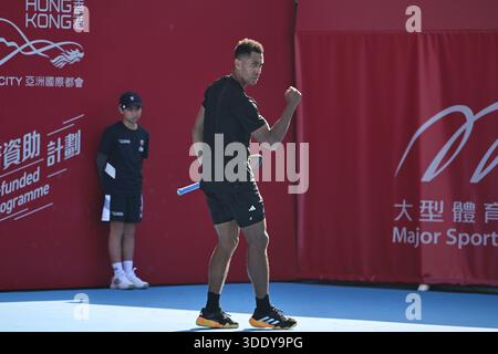 Hongkong, Hongkong. Januar 2026. Michael Mmoh, ein US-amerikanischer Tennisspieler, während eines Spiels bei den Hong Kong Tennis Open am 4. Januar 2026 in Hongkong. (Foto: Kobe Li/Nexpher Images/SIPA USA) Credit: SIPA USA/Alamy Live News Stockfoto