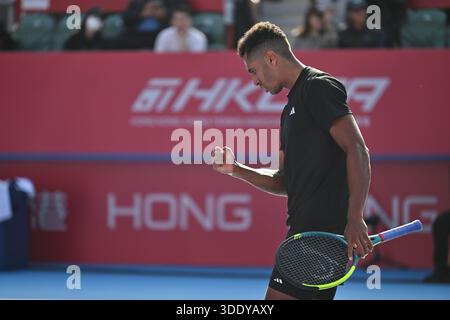 Hongkong, Hongkong. Januar 2026. Michael Mmoh, ein US-amerikanischer Tennisspieler, während eines Spiels bei den Hong Kong Tennis Open am 4. Januar 2026 in Hongkong. (Foto: Kobe Li/Nexpher Images/SIPA USA) Credit: SIPA USA/Alamy Live News Stockfoto