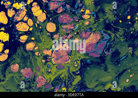 Fluide Ebru Marmorierung Hintergrund mit fließenden flüssigen Farbmustern und künstlerischen Wirbeln. Stockfoto