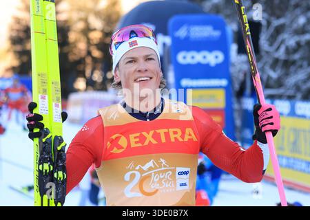 Cermis, Italien. Januar 2026. © Pierre Teyssot/MAXPPP ; Tour de Ski 2026 Skilanglauf-Weltmeisterschaft. Cermis, Italien am 4. Januar 2026. Letzter Aufstieg auf der Alpe Cermis, in Aktion, Johannes Hoesflot Klaebo (NOR) © Pierre Teyssot/Maxppp Credit: MAXPPP/Alamy Live News Stockfoto