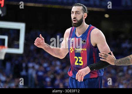 Madrid, Spanien. Januar 2026. Tornike Shengelia vom FC Barcelona während des Liga Endesa ACB Spiels zwischen Real Madrid und FC Barcelona in der Movistar Arena in Madrid am 4. Januar 2026, Spanien (Foto: Oscar Gonzalez/SIPA USA) Credit: SIPA USA/Alamy Live News Stockfoto