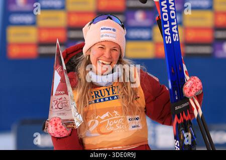 Cermis, Italien. Januar 2026. © Pierre Teyssot/MAXPPP ; Tour de Ski 2026 Skilanglauf-Weltmeisterschaft. Cermis, Italien am 4. Januar 2026. Der letzte Aufstieg auf der Alpe Cermis, in Aktion, Jessie Diggins (USA) © Pierre Teyssot/Maxppp Credit: MAXPPP/Alamy Live News Stockfoto