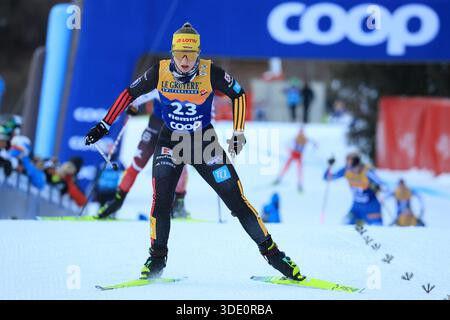 Cermis, Italien. Januar 2026. © Pierre Teyssot/MAXPPP ; Tour de Ski 2026 Skilanglauf-Weltmeisterschaft. Cermis, Italien am 4. Januar 2026. Letzter Aufstieg auf der Alpe Cermis, in Aktion, Helen Hoffmann (DE) © Pierre Teyssot/Maxppp Credit: MAXPPP/Alamy Live News Stockfoto