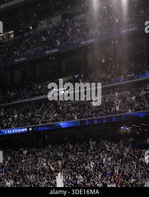 Madrid, Spanien. Januar 2026. Rodrygo von Real Madrid CF während eines La-Liga-Spiels zwischen Real Madrid und Real Betis im Santiago Bernabeu Stadion in Madrid (Foto: Ricardo Nogueira/Sports Press Photo) Credit: SPP Sport Press Photo. /Alamy Live News Stockfoto