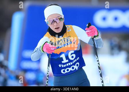 Cermis, Italien. Januar 2026. © Pierre Teyssot/MAXPPP ; Tour de Ski 2026 Skilanglauf-Weltmeisterschaft. Cermis, Italien am 4. Januar 2026. Letzter Aufstieg auf der Alpe Cermis, in Aktion, Dariya Nepryaeva (AIN) © Pierre Teyssot/Maxppp Credit: MAXPPP/Alamy Live News Stockfoto