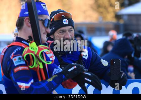 Cermis, Italien. Januar 2026. © Pierre Teyssot/MAXPPP ; Tour de Ski 2026 Skilanglauf-Weltmeisterschaft. Cermis, Italien am 4. Januar 2026. Letzter Aufstieg auf der Alpe Cermis, in Aktion, Jules Chappaz (FRA) und Alexandre Rousselet (FRA) © Pierre Teyssot/Maxppp Credit: MAXPPP/Alamy Live News Stockfoto