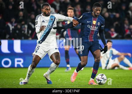 Paris, Frankreich, Frankreich. Januar 2026. Otavio ATAIDE von Paris FC und Ousmane DEMBELE von PSG während des Ligue-1-Spiels zwischen Paris Saint-Germain (PSG) und Paris FC im Parc des Princes Stadium am 4. Januar 2026 in Paris. (Kreditbild: © Matthieu Mirville/ZUMA Press Wire) NUR REDAKTIONELLE VERWENDUNG! Nicht für kommerzielle ZWECKE! Quelle: ZUMA Press, Inc./Alamy Live News Stockfoto