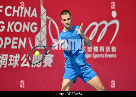 Hongkong, Hongkong. Januar 2026. Laslo Djere, ein serbischer Tennisspieler, während eines Spiels bei den Hong Kong Tennis Open (WTA 250) am 5. Januar 2026 in Hongkong. (Foto: Kobe Li/Nexpher Images/SIPA USA) Credit: SIPA USA/Alamy Live News Stockfoto