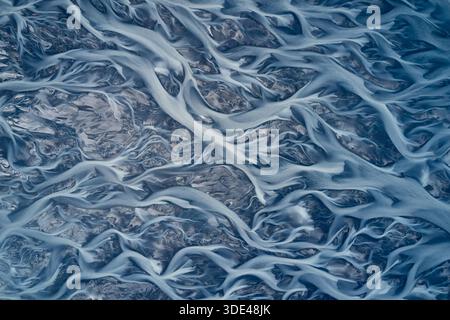 Arterienflüsse von oben, fraktale Muster aus Gletscherlagunen Stockfoto