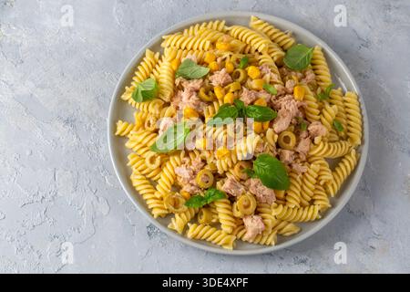 Thunfisch Fusilli Nudeln, Spiralnudeln oder Spiralnudeln Stockfoto