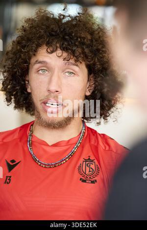 Lagos, Portugal. Januar 2026. Marlon Fossey von Standard wurde während des Wintertrainings der belgischen Fußballmannschaft Standard de Lüttich am Montag, den 5. Januar 2026 in Lagos, Portugal, fotografiert. BELGA FOTO RICARDO NASCIMENTO Credit: Belga Nachrichtenagentur/Alamy Live News Stockfoto