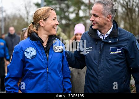 © PHOTOPQR/JOURNAL DU CENTRE/Pierre Destrade ; ; 05/01/2026 ; Daniel NEUENSCHWANDER, Chef de l'Exploration a l'ESA. Conference de presse a l'agence spatiale europenne (ESA) de la Nivernaise Sophie ADENOT, Astronaute francaise qui partira sur l'ISS pour la Mission Epsilon le 15 fevrier 2025. KÖLN. 05/01/2025. Fotos Pierre Destrade. ESPACE/ESA/CONQUETE SPATIALE/ASTRONAUTE/PILOTE/LUNE/ISS Köln, Deutschland, 5. januar 2025 Pressekonferenz mit Sophie Adenot, französischer Astronautin, die am 15. Februar zur Mission Epsilon zur ISS aufbrechen wird. Stockfoto
