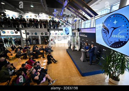 Frankreich. Januar 2026. © PHOTOPQR/JOURNAL DU CENTRE/Pierre Destrade ; ; 05/01/2026 ; Conference de presse a l'agence spatiale europenne (ESA) de la Nivernaise Sophie ADENOT, Astronaute francaise qui partira sur l'ISS pour la Mission Epsilon le 15 fevrier 2025. KÖLN. 05/01/2025. Fotos Pierre Destrade. ESPACE/ESA/CONQUETE SPATIALE/ASTRONAUTE/PILOTE/LUNE/ISS Köln, Deutschland, 5. januar 2025 Pressekonferenz mit Sophie Adenot, französischer Astronautin, die am 15. Februar zur Mission Epsilon zur ISS aufbrechen wird. Quelle: MAXPPP/Alamy Live News Stockfoto