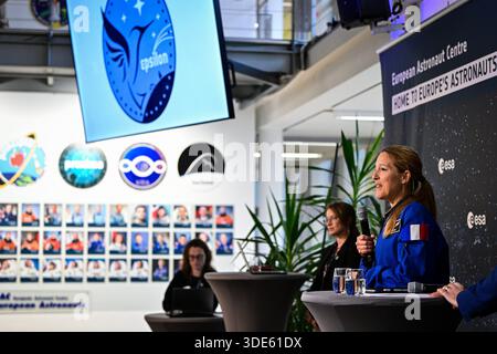 Frankreich. Januar 2026. © PHOTOPQR/JOURNAL DU CENTRE/Pierre Destrade ; ; 05/01/2026 ; Conference de presse a l'agence spatiale europenne (ESA) de la Nivernaise Sophie ADENOT, Astronaute francaise qui partira sur l'ISS pour la Mission Epsilon le 15 fevrier 2025. KÖLN. 05/01/2025. Fotos Pierre Destrade. ESPACE/ESA/CONQUETE SPATIALE/ASTRONAUTE/PILOTE/LUNE/ISS Köln, Deutschland, 5. januar 2025 Pressekonferenz mit Sophie Adenot, französischer Astronautin, die am 15. Februar zur Mission Epsilon zur ISS aufbrechen wird. Quelle: MAXPPP/Alamy Live News Stockfoto