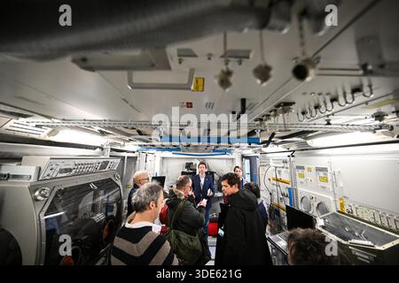 Frankreich. Januar 2026. © PHOTOPQR/JOURNAL DU CENTRE/Pierre Destrade ; ; 05/01/2026 ; Conference de presse a l'agence spatiale europenne (ESA) de la Nivernaise -SophieADENOT, Astronaute francaise qui partira sur l'ISS pour la Mission Epsilon le 15 fevrier 2025. KÖLN. 05/01/2025. Fotos Pierre Destrade. ESPACE/ESA/CONQUETE SPATIALE/ASTRONAUTE/PILOTE/LUNE/ISS Köln, Deutschland, 5. januar 2025 Besuch der ESA - nach einer Pressekonferenz mit SophieAdenot, französischer Astronaut, der am 15. Februar zur Mission Epsilon aufbrechen wird. Quelle: MAXPPP/Alamy Live News Stockfoto